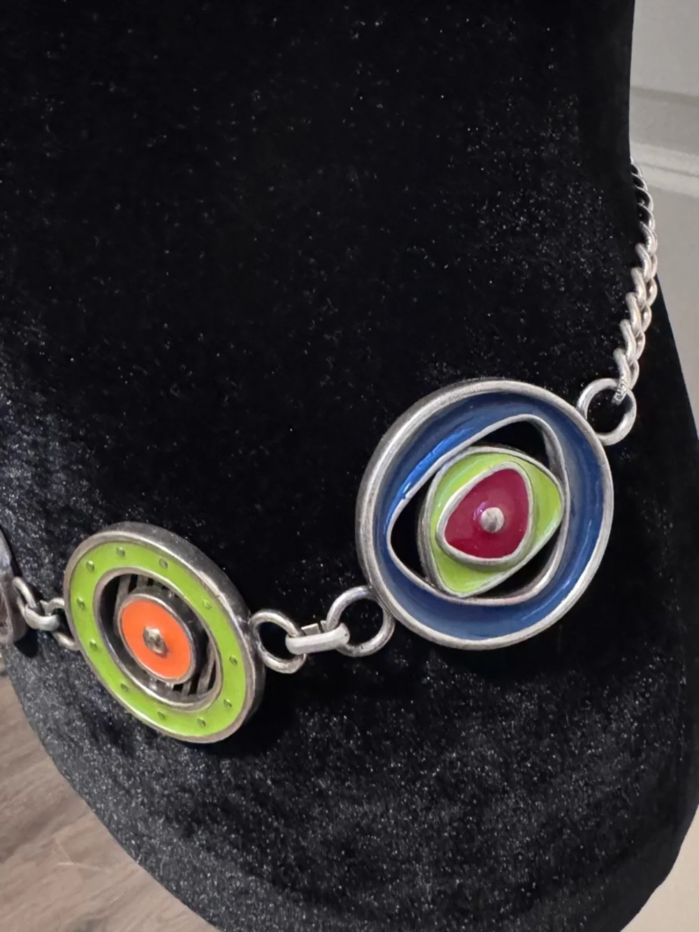 Chico’s vintage enamel Retro Circle Link adjustable Statement Belt. NWOT. M-L - Picture 6 of 11